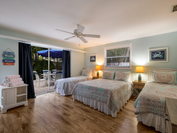 Holmes Beach Luxury Vacation Home 3 Bedrooms & Private Pool