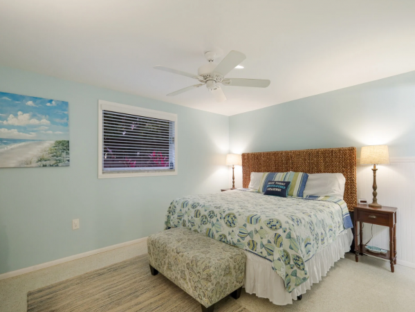 Holmes Beach Luxury Vacation Home 3 Bedrooms & Private Pool