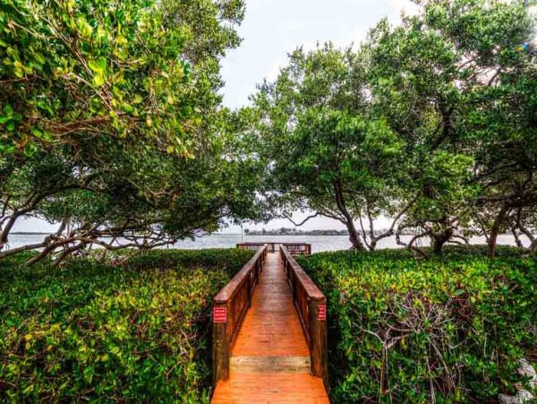 Bradenton Beach Vacation Rental Gulf Coast Condo with Pool, Tennis & Beach Access