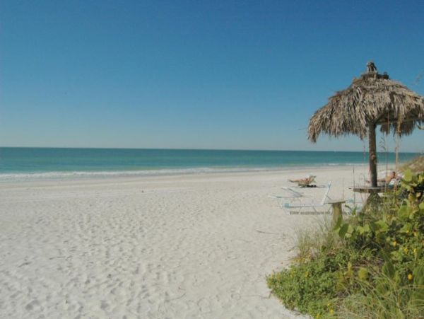 Bradenton Beach Vacation Rental Gulf Coast Condo with Pool, Tennis & Beach Access
