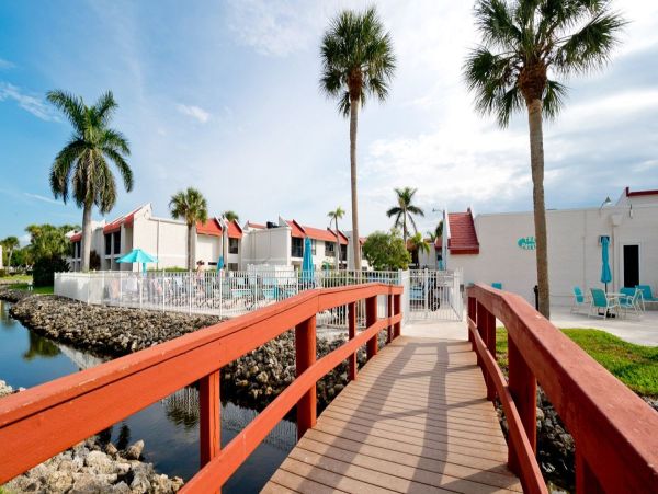 Bradenton Beach Vacation Rental Gulf Coast Condo with Pool, Tennis & Beach Access