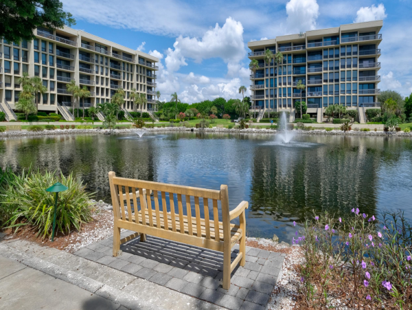 Lovely 2 Bedroom Longboat Key Condo