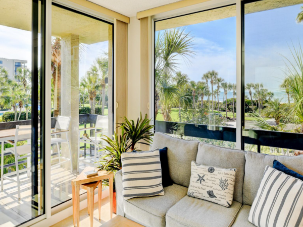 Lovely 2 Bedroom Longboat Key Condo