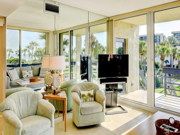 Lovely 2 Bedroom Longboat Key Condo