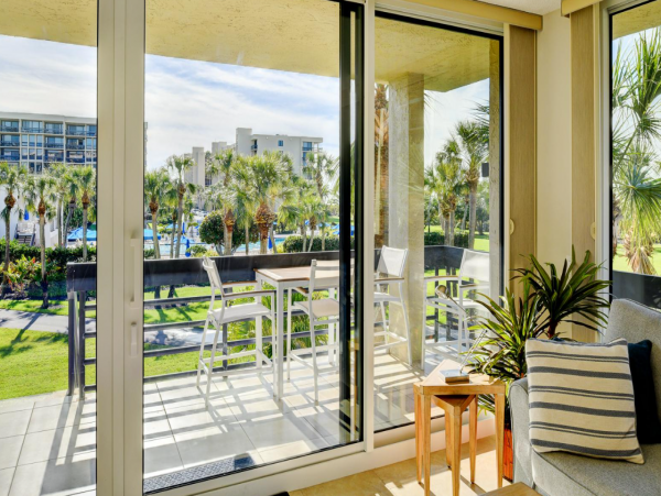 Lovely 2 Bedroom Longboat Key Condo