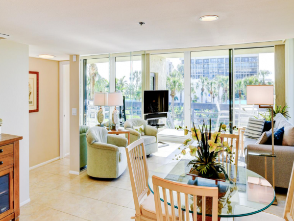 Lovely 2 Bedroom Longboat Key Condo