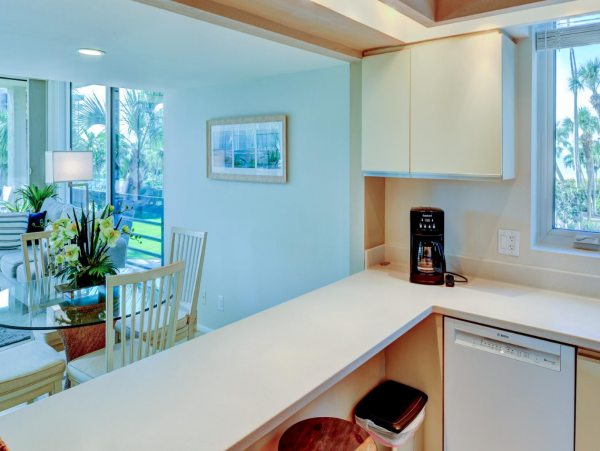 Lovely 2 Bedroom Longboat Key Condo