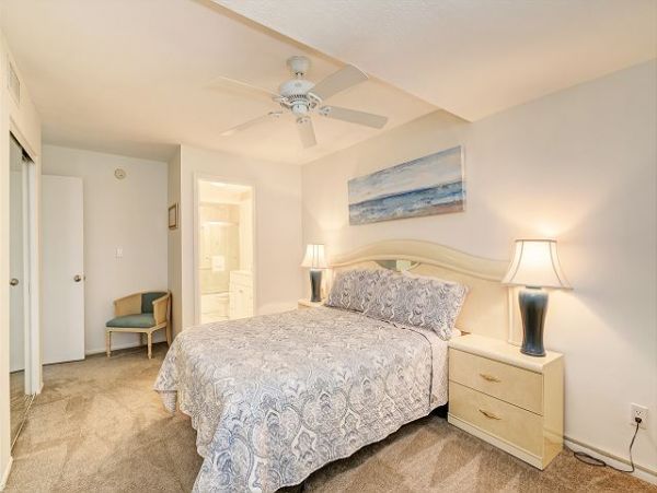 Beachfront Vacation 2 Bedroom Rental in Longboat Key