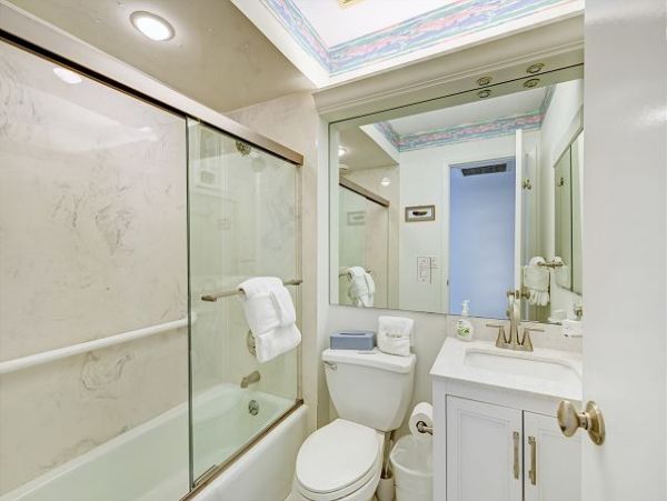 Beachfront Vacation 2 Bedroom Rental in Longboat Key