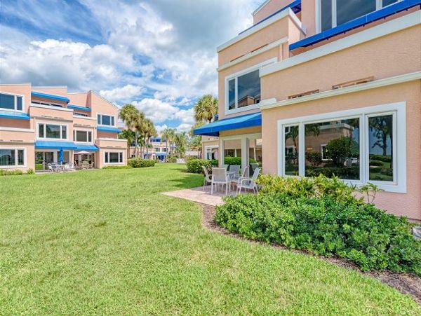 Beachfront Vacation 2 Bedroom Rental in Longboat Key