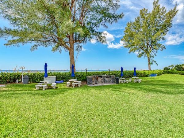 Beachfront Vacation 2 Bedroom Rental in Longboat Key
