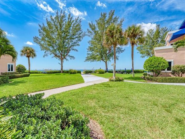 Beachfront Vacation 2 Bedroom Rental in Longboat Key
