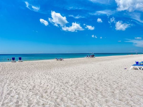 Beachfront Vacation 2 Bedroom Rental in Longboat Key