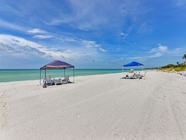 Beachfront Vacation 2 Bedroom Rental in Longboat Key