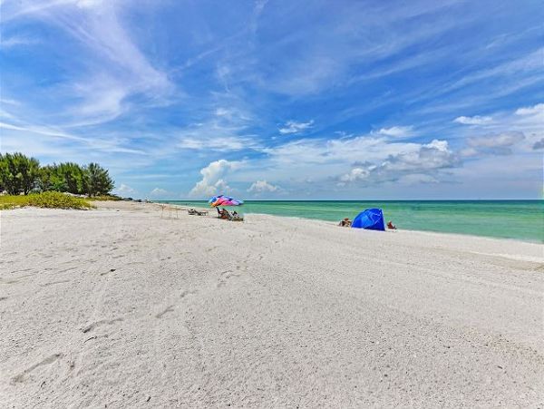 Beachfront Vacation 2 Bedroom Rental in Longboat Key