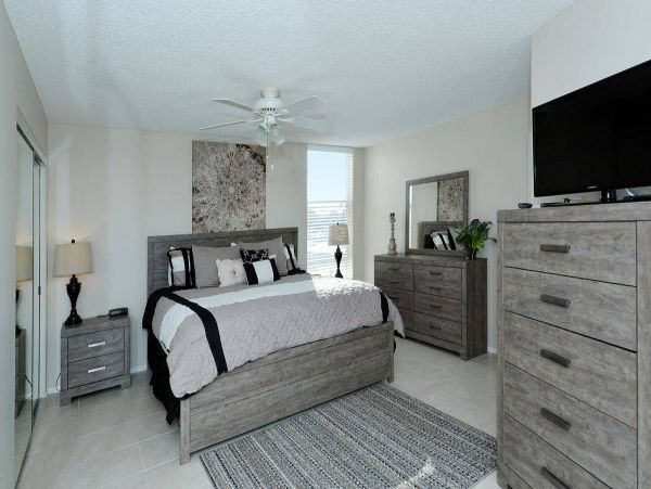 Gulf Side Vacation Beach Condo in Sarasota Sleeps 4 Guests