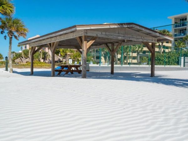 Gulf Side Vacation Beach Condo in Sarasota Sleeps 4 Guests