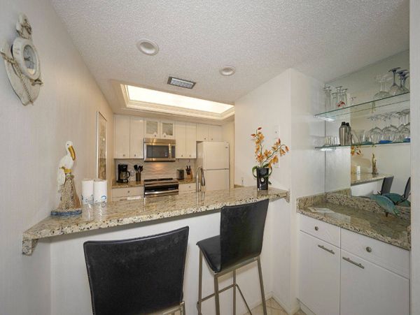 Siesta Key Vacation Condo 2 Bedrooms Sleeps 6