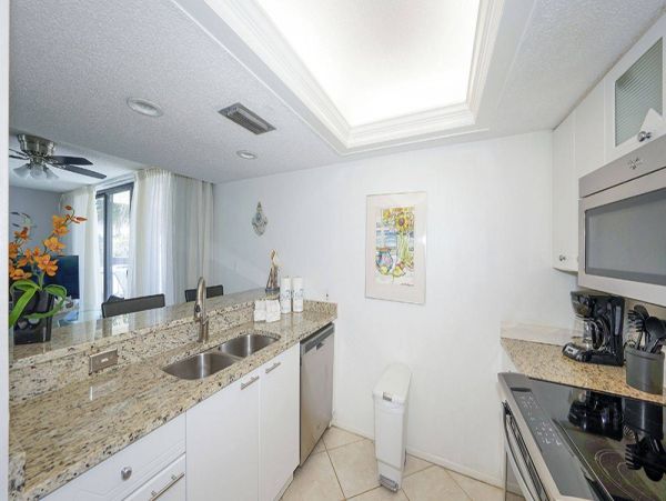 Siesta Key Vacation Condo 2 Bedrooms Sleeps 6