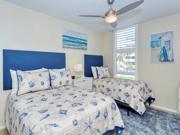 Siesta Key Condo Beach Views, Gulf and Pool a Rare Find!