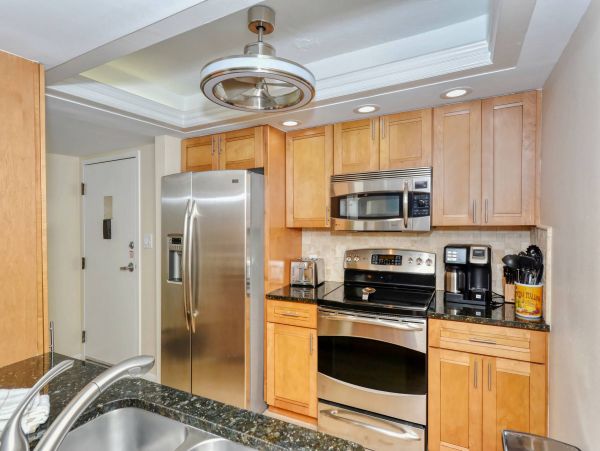Siesta Key Condo Beach Views, Gulf and Pool a Rare Find!