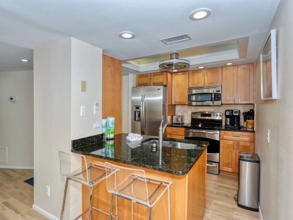Siesta Key Condo Beach Views, Gulf and Pool a Rare Find!