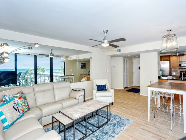 Siesta Key Condo Beach Views, Gulf and Pool a Rare Find!