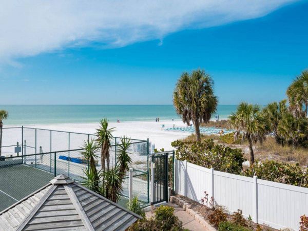 Siesta Key Condo Beach Views, Gulf and Pool a Rare Find!
