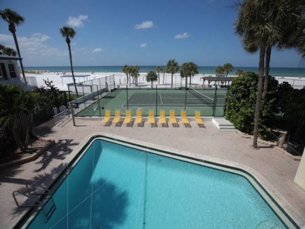 Siesta Key Two Bedroom Value Priced Steps to Beach Rental