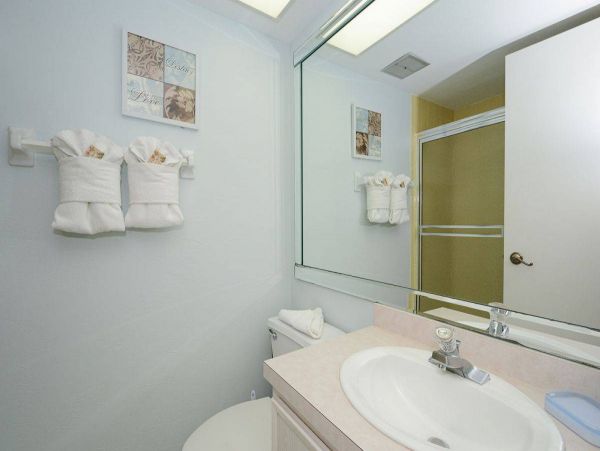 Siesta Key Two Bedroom Value Priced Steps to Beach Rental