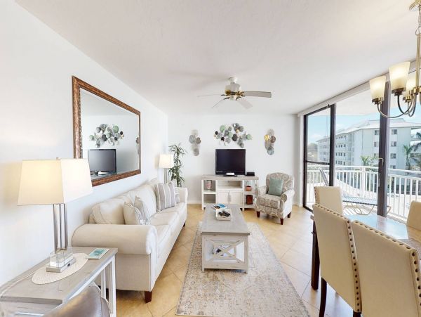 Gulf Side Two Bedroom Rental Condo in Siesta Key