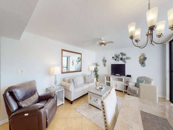 Gulf Side Two Bedroom Rental Condo in Siesta Key