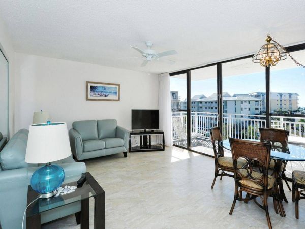 Siesta Key Two Bedroom Vacation Condo Steps to the Beach