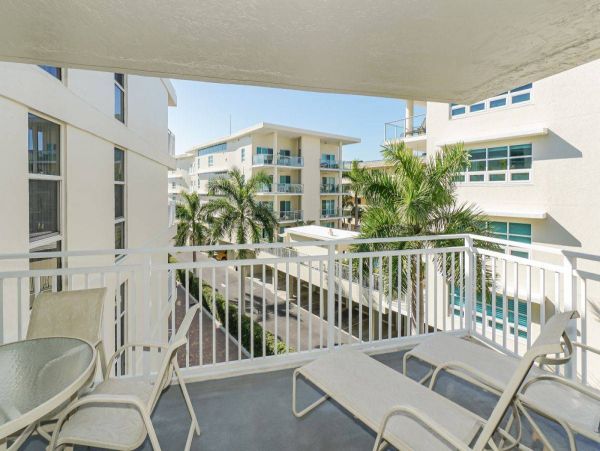 Siesta Key Value Vacation Condo with Views
