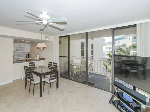 Siesta Key Value Vacation Condo with Views