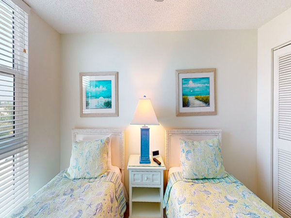 Bright and Inviting Gulf View Retreat on Siesta Key