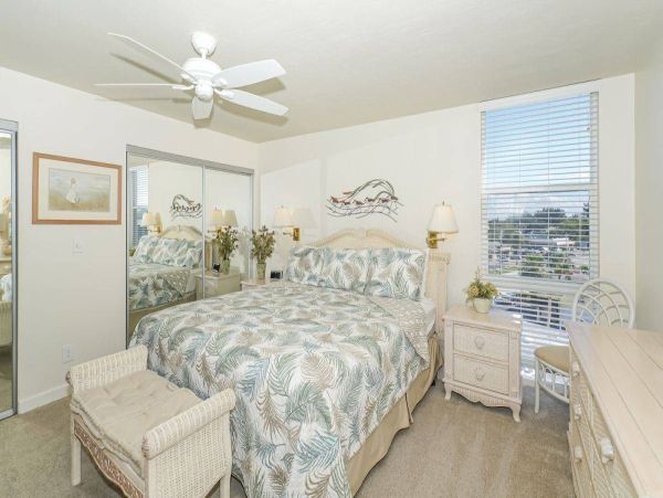 Siesta Key Two Bedroom Views Steps to Sandy Beach
