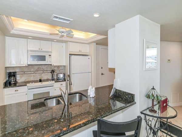 Siesta Key Two Bedroom Views Steps to Sandy Beach