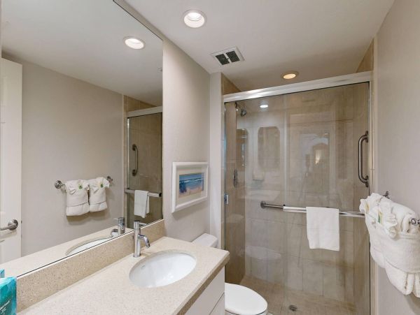 Two Bedroom Beachfront Vacation Condo in Siesta Key