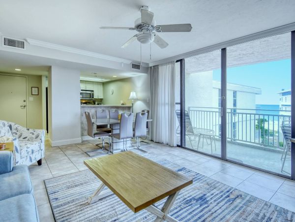 Two Bedroom Beachfront Vacation Condo in Siesta Key