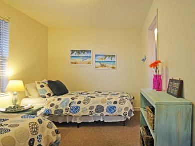 Cozy Holmes Beach Cottage Steps to Beach Great Views