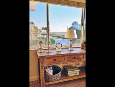 Cozy Holmes Beach Cottage Steps to Beach Great Views