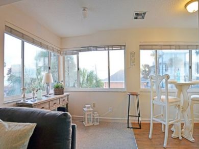 Cozy Holmes Beach Cottage Steps to Beach Great Views