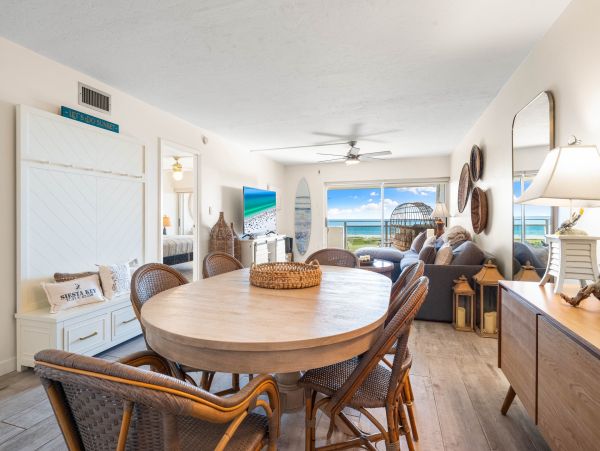 Amazing Views from This Two bedroom Condo  Walk to Siesta Key  Village