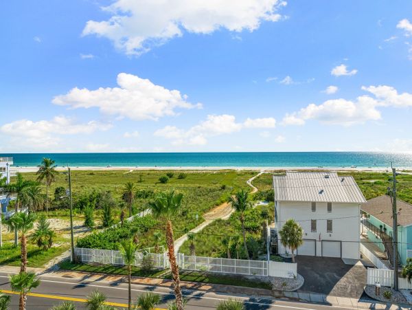 Amazing Views from This Two bedroom Condo  Walk to Siesta Key  Village