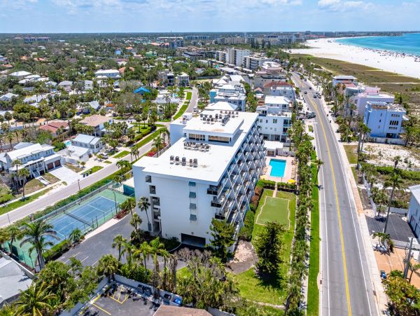 Amazing Views from This Two bedroom Condo  Walk to Siesta Key  Village