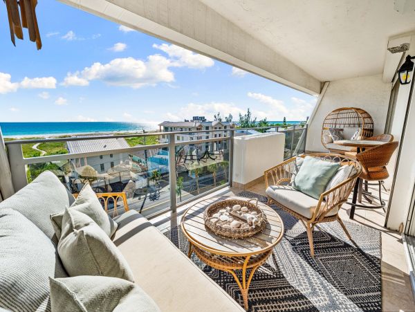 Amazing Views from This Two bedroom Condo  Walk to Siesta Key  Village