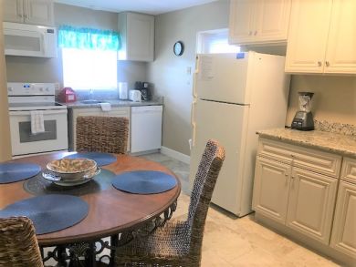 Value Priced Very Close to Beaches Siesta Village Duplex
