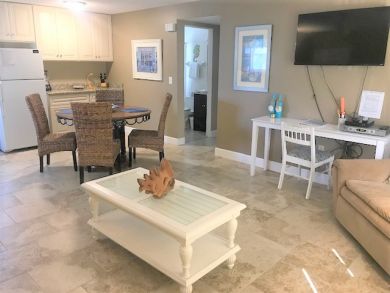Value Priced Very Close to Beaches Siesta Village Duplex