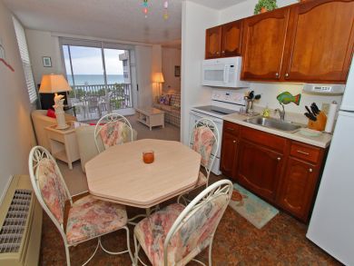 Kitchen & Dining Area Kitchen & Dining Area